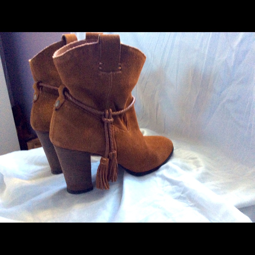 Suede boots
